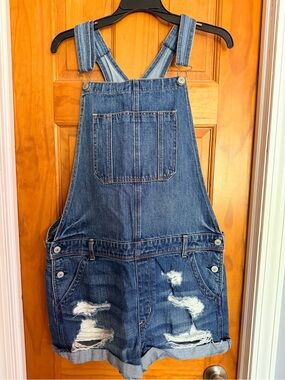American Eagle Outfitters Blue Denim Jeans with Contrast Stitching
